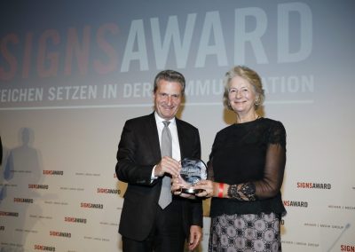 Günther Oettinger und Baroness Jay of Paddington, SignsAward 2019